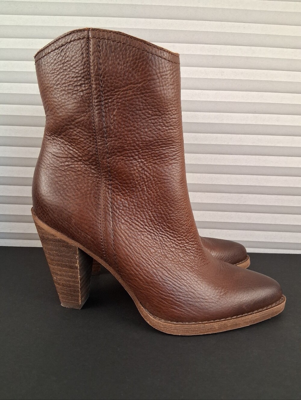 Zodiac Darrah Cognac Leather Pointed Toe Ankle Bootie Size 6